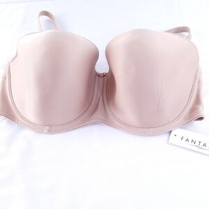 NWT 38 E Wacoal Cream Seamless T-Shirt Bra with Underwire